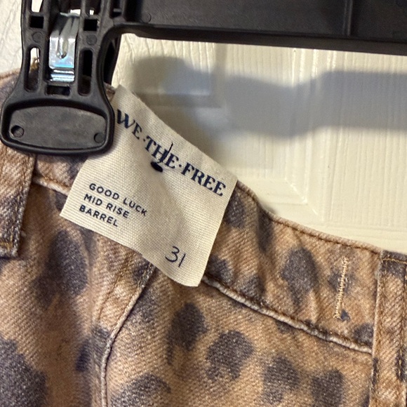 NWOT WE THE FREE Free People Good Luck Mid Ruse Barrel Jeans leopard animal 31 - Picture 6 of 10